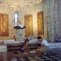 Ceytaire dans la chapelle